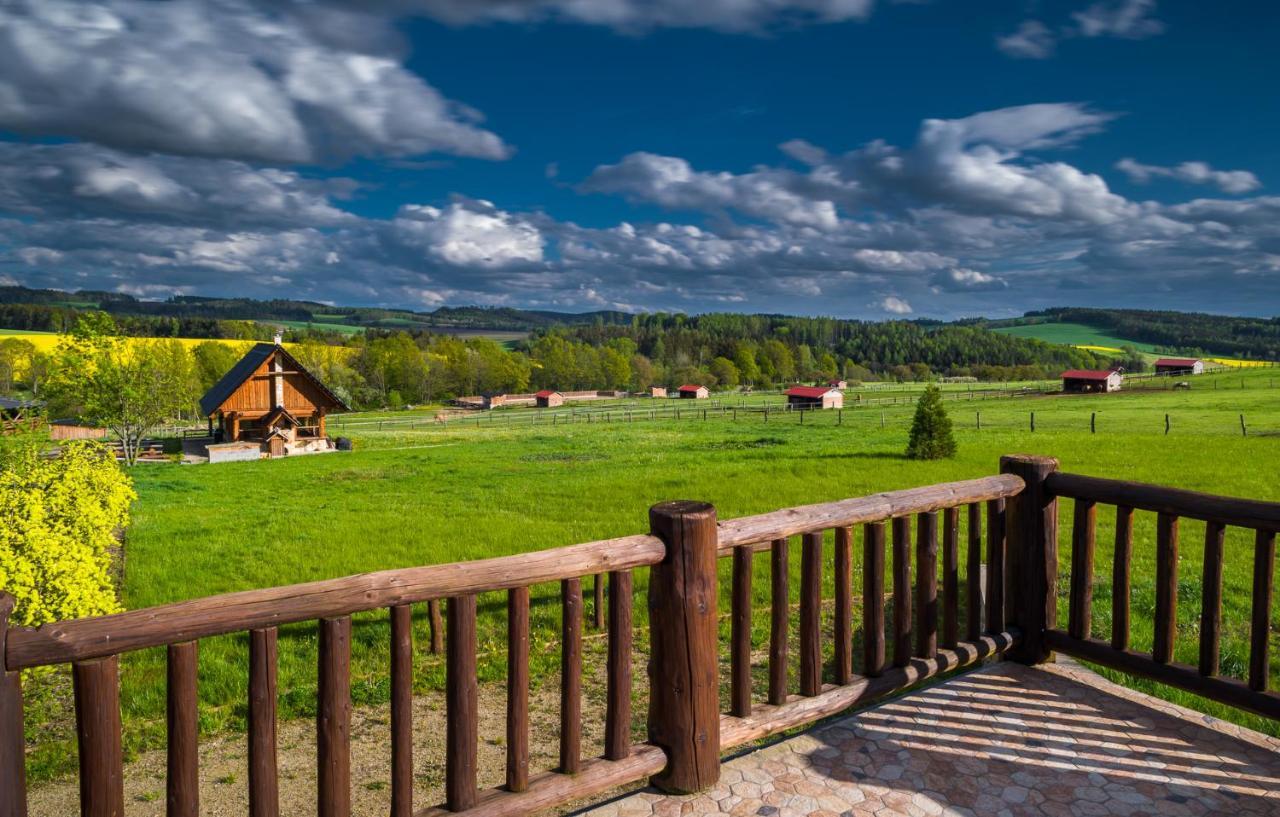 Ranch Jestrebice Hotel Hermanicky Bagian luar foto