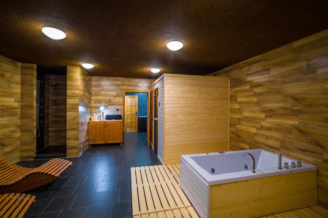 Ranch Jestrebice Hotel Hermanicky Bagian luar foto