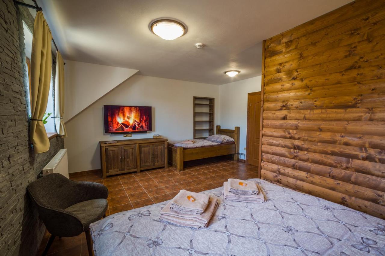 Ranch Jestrebice Hotel Hermanicky Bagian luar foto