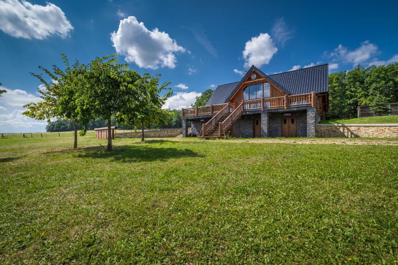 Ranch Jestrebice Hotel Hermanicky Bagian luar foto