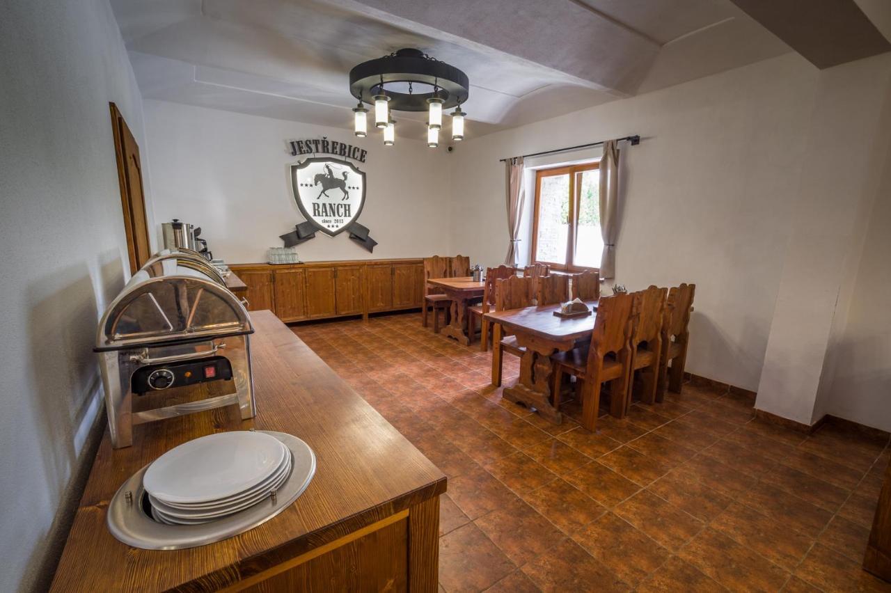 Ranch Jestrebice Hotel Hermanicky Bagian luar foto