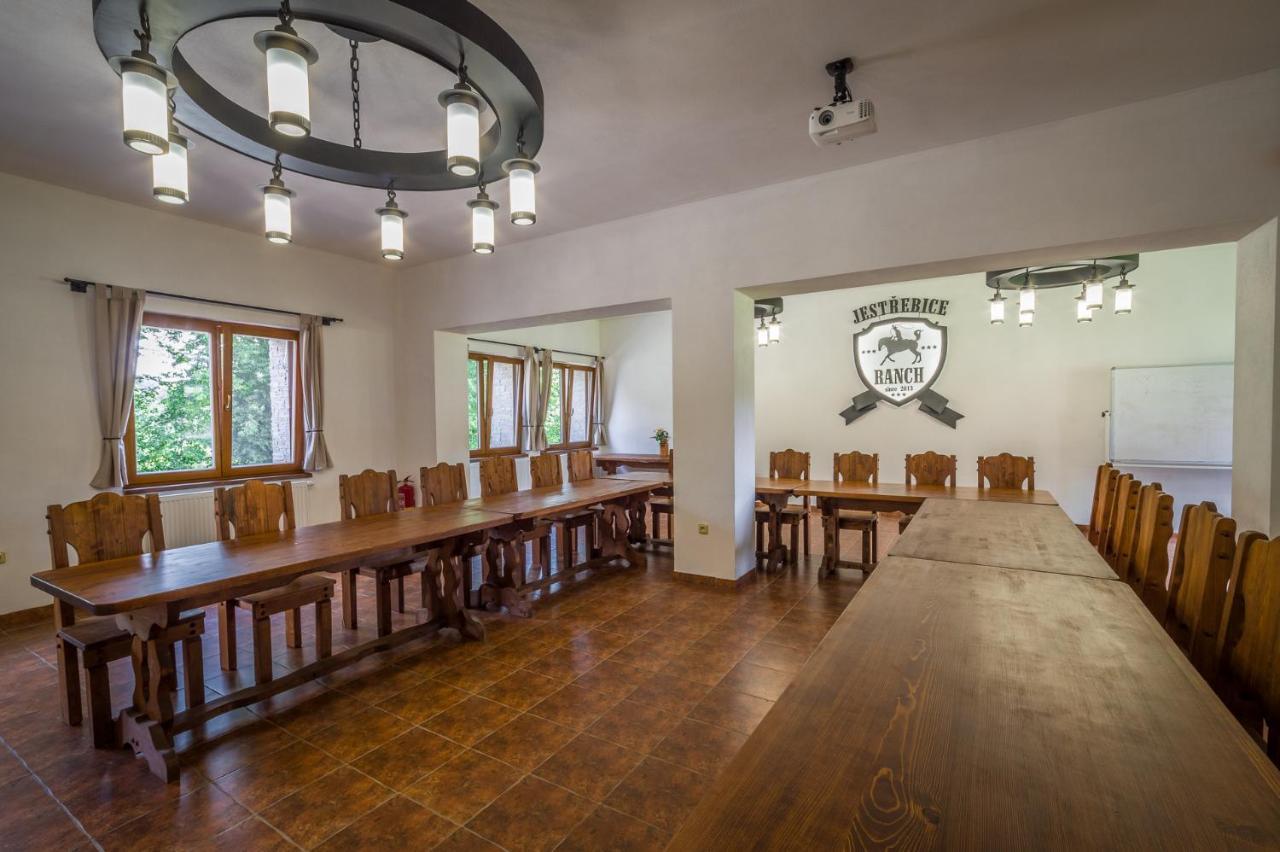 Ranch Jestrebice Hotel Hermanicky Bagian luar foto
