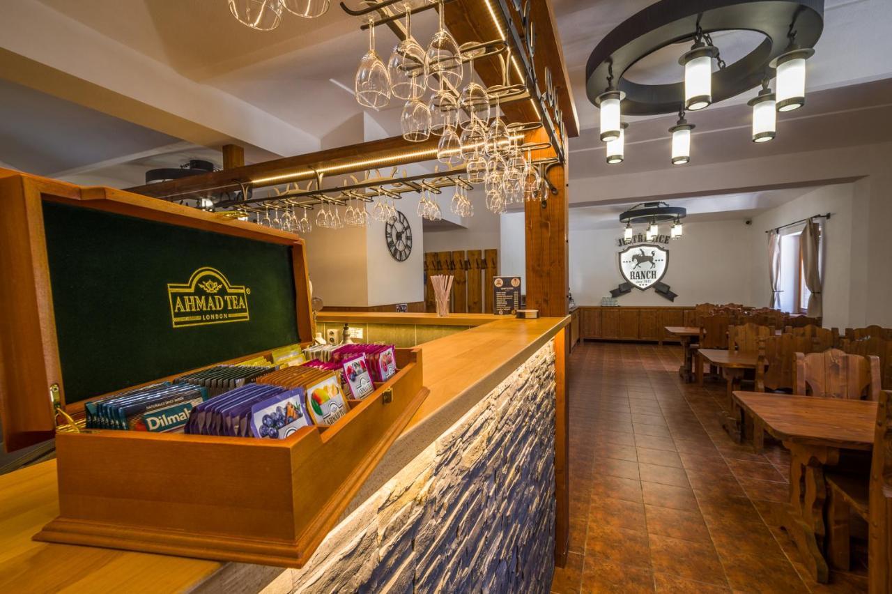 Ranch Jestrebice Hotel Hermanicky Bagian luar foto