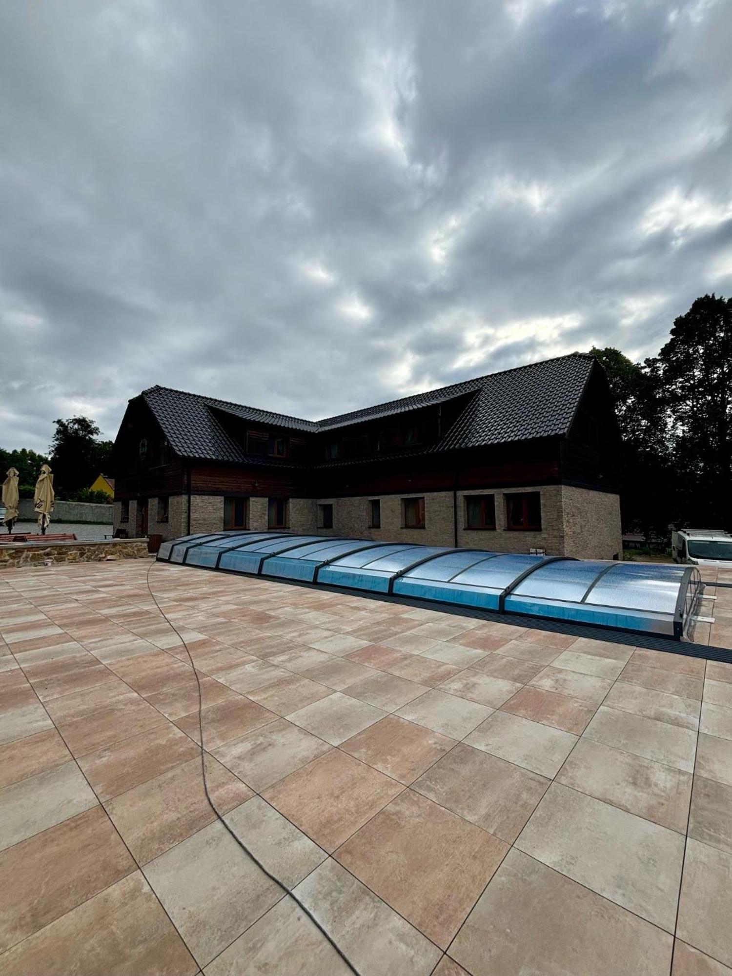 Ranch Jestrebice Hotel Hermanicky Bagian luar foto