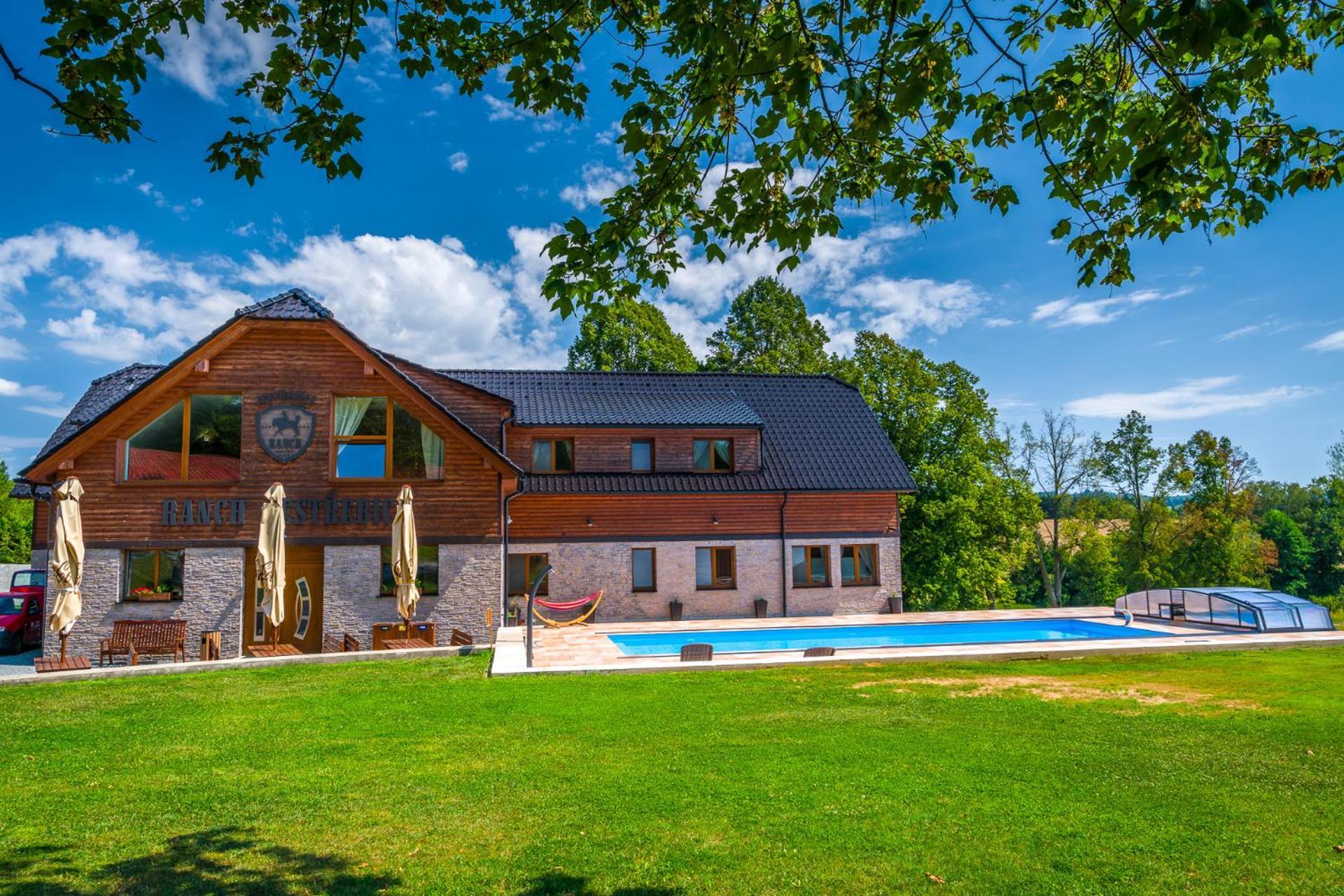 Ranch Jestrebice Hotel Hermanicky Bagian luar foto